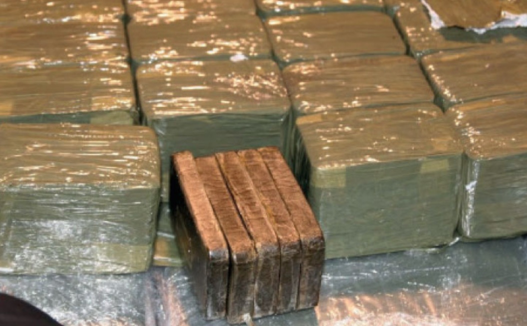  إجهاض عملية تهريب أكثر من 8 أطنان من الشيرا بميناء طنجة المتوسط 