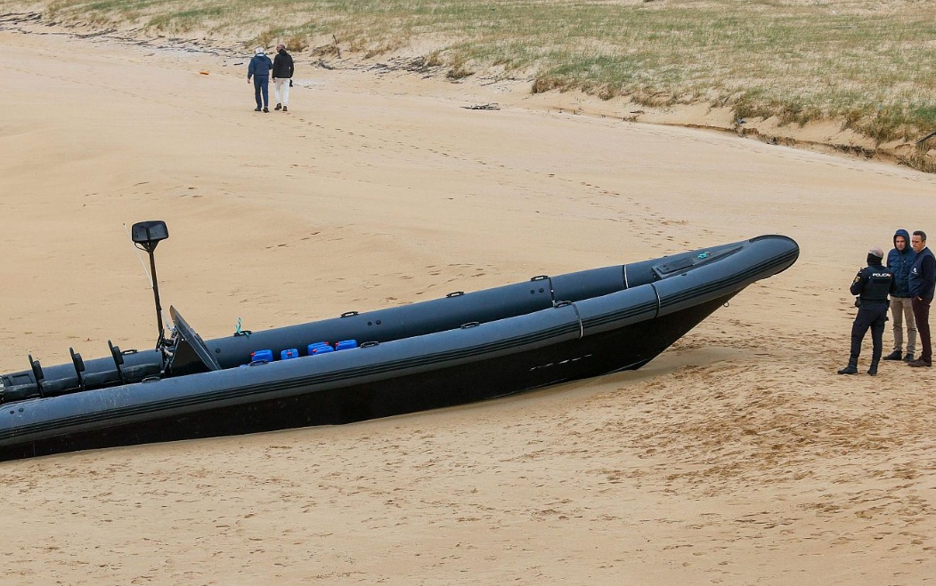  مطالب بالسجن وغرامات بقيمة 323 مليون يورو ضد 19 متهماً بتهريب الحشيش إلى إسبانيا من المغرب 