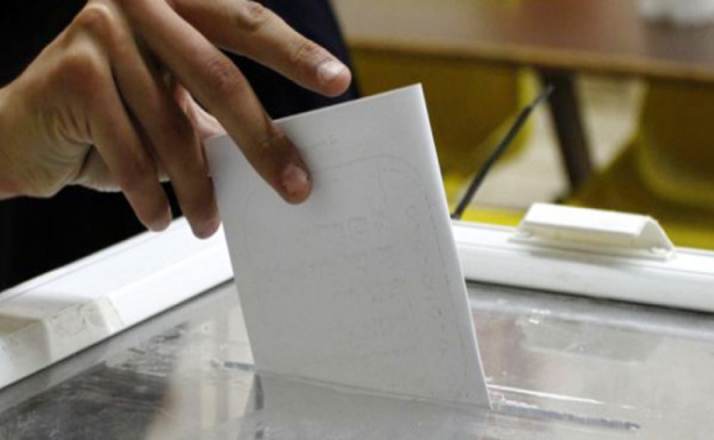  الداخلية تذكّر بالموعد النهائي لتسجيل المهنيين في اللوائح الانتخابية للغرف المهنية 