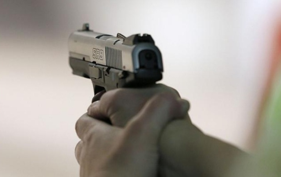 بعد تحرشه بزوجته.. مقدم شرطة يستعمل سلاحه لإيقاف جانح بالدار البيضاء