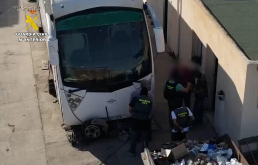 تفكيك شبكة تنقل المخدرات من المغرب إلى بلجيكا مخبأة داخل حافلات الركاب