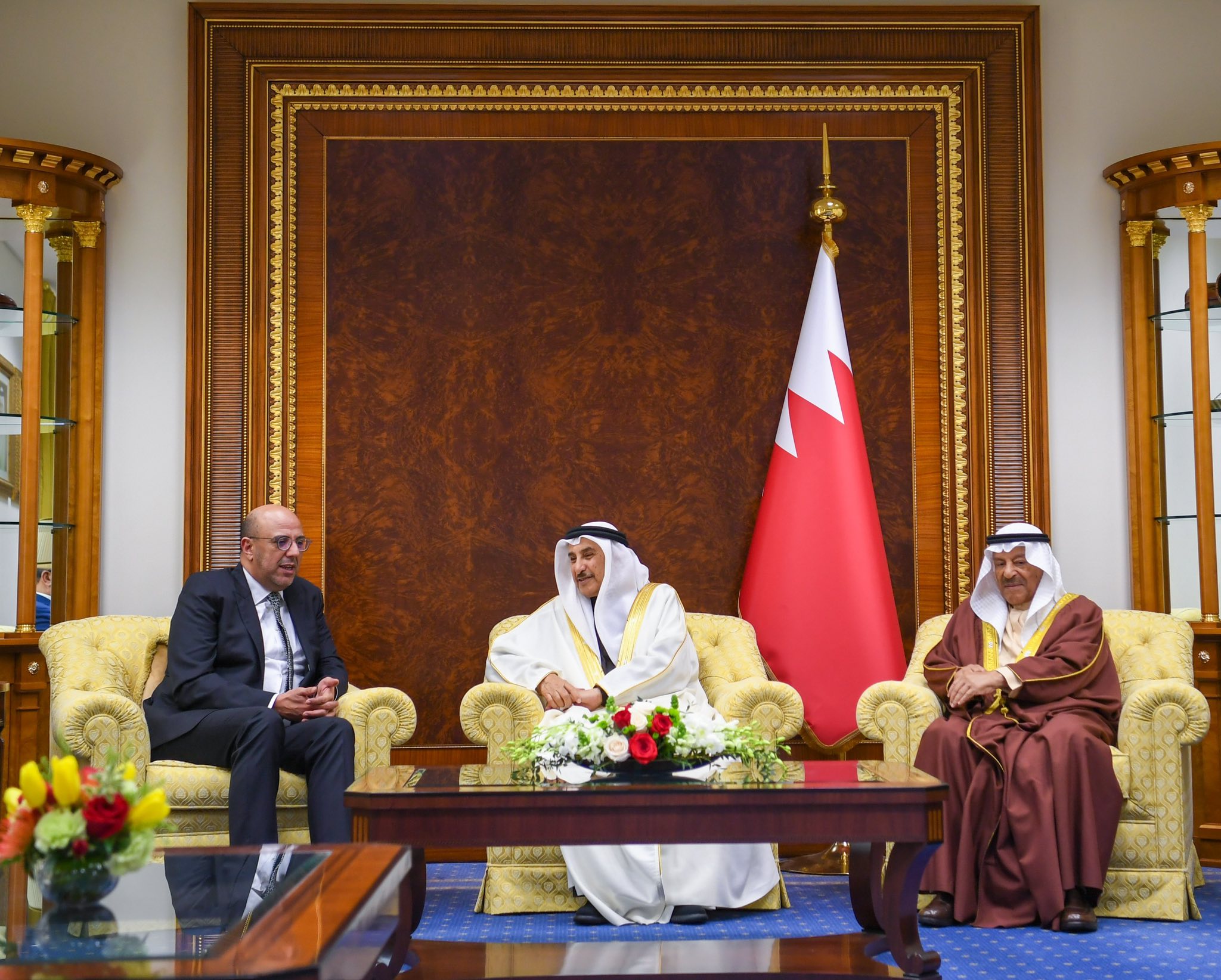  ولد الرشيد ونائب رئيس مجلس الوزراء البحريني يؤكدان عمق ومتانة العلاقات بين البلدين 