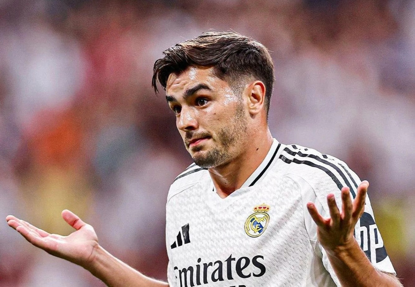  أستون فيلا يريد دياز مقابل 60 مليون يورو 